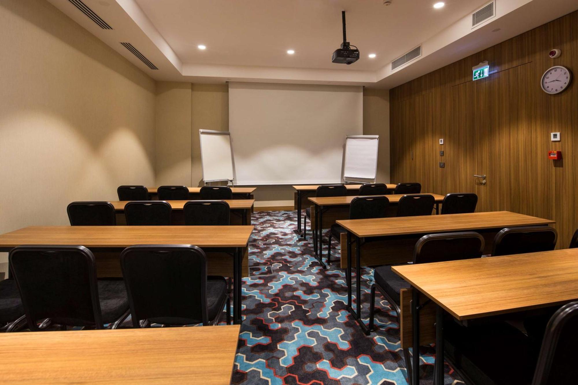 Hampton By Hilton Kurtkoy Istambul