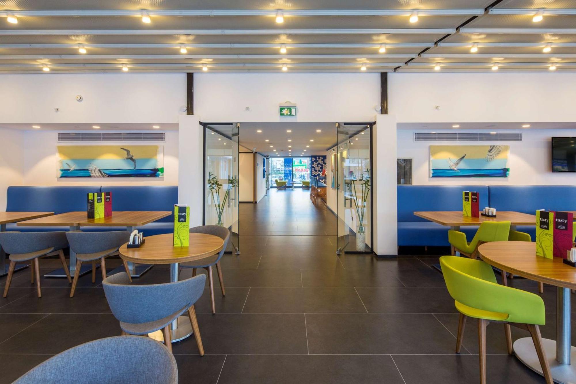 Hotel Hampton By Hilton Kurtkoy 4*